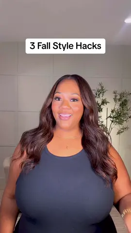 I’m all about versarility! Don’t throw out your Summer pieces just yet, you can still wear them in the Fall #plussizefashion #stylehacks #fallstyleinspo #fashionhack 