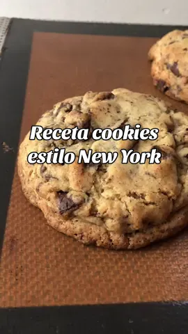 Receta de cookies estilo New York. #bake #pastrychef #cooking #Receta #recetasfaciles #cookies #cookiesoftiktok #newyork 