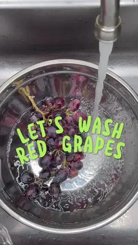 Washing away the worries, one grape at a time. 🍇✨ #GrapeCleaningTime #SelfCare #fyp #foryoupage #food #Foodie #CleanTok #cleaningtiktok #cleaningtips #vegan #vegeatarian 