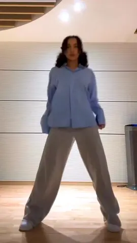 savanna dance skills:b • • • #savannaa2k #savannacollins #vcha #a2k #america2korea #vchasavanna #savannavcha #dance #YOUniverse #savannafancam #kpop #kg #camilaribeauxvaldes 