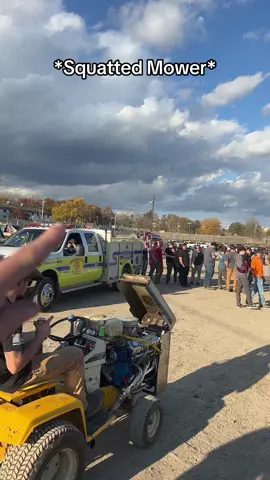 Yea yall have never seen this before #trucks #squattedtrucks #carolinatrucks #carolinasquat #ford 
