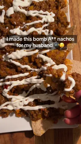 Have you ever had cassava chips nachos? 🤤 #nachos #dinner #DinnerIdeas #foodtiktok #mukbang #delicious #cooking #Recipe 
