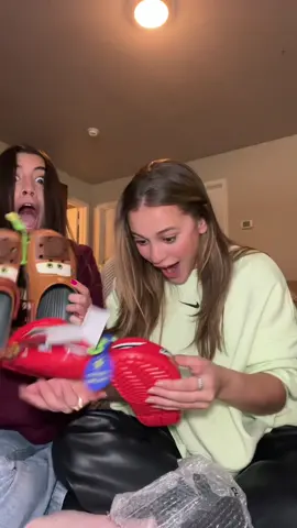 Esse video não precisa de legenda.. apenas LIFE IS A HIGHWAYYYY 🥹❤️🤎 #carros #crocs #inbox #carrosfilme #disney 