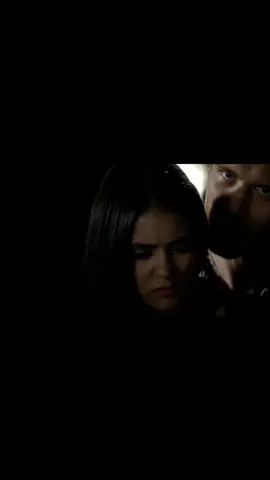 Klaus  hipnotiza Stephan a desligar a humanidade, liberando seu lado estripador. #diariosdeumvampiro 