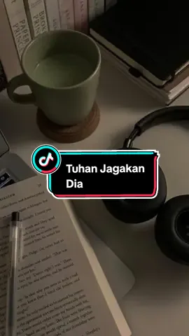 Tuhan, jagakan dia Dia kekasihku, 'kan tetap milikku Aku sungguh mencintai, sungguh menyayangi Setulus hatiku #motifband #tuhanjagakandia #coversong #coverlagu #musikindonesia #musikviral 