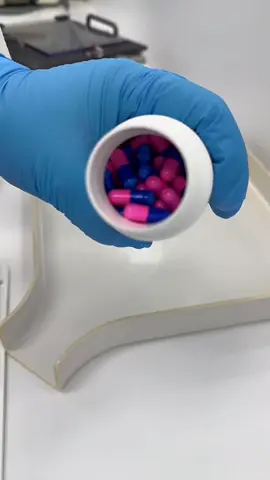 Medisca coming through with the cutest capsules i’ve ever seen 😍 #compoundingpharmacy #keperracompounding #pharmacy #brisbanepharmacy #medicine #medisca #medicinetiktok #pharmily #timelapse 