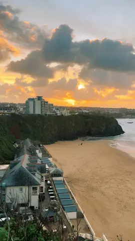 The worst of the storm has hopefully now passed #stormciaran #newquay #cornwall #cornwalltiktok #cornishbeach #cornwalltiktok #stormyweather #cornwalllife #amazingcornwall 