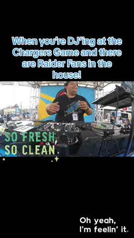 Had to switch it up for the different fans in the house at the Charger Games! Gotta play to the crowd but still keep your style goin! #DJSantana #DJSantana34 #fyp #fypシ #foryoupage #DJ #livedj #SoCal #tiktokdj #mixing #viral #NFL #Chargers 