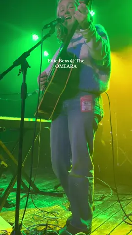 @Edie Bens - Im on Fire  Such a good support act  #ediebens #concert #omeara #guitar #live 