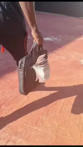 LA VALISE #foryou #foryoupage #seanbridon #mrseanextra #seanbridonchallenge #africanparents👌😂🥰 