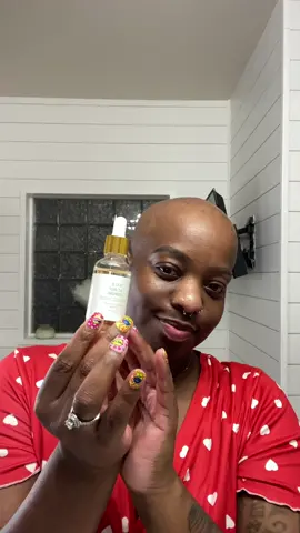 Everybody loves a good and simple skin care routine!! Some of my favorite products are directly from @baldarescalpcare to aid in adding moisture back onto my freshly shaved head!! My S.O.S. Serum does the trick every time!! 🧡🧡🧡 @baldarescalpcare #MomsofTikTok #momsoftiktokover30 #cantstopjigginchallenge #renaissanceworldtour #batonrougelouisiana #blackgirltiktok #baldwomen #baldwomanbychoice #baldandbeautiful 