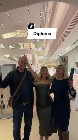 Ista diploma, ista pesma ali sad i sa njima❤️