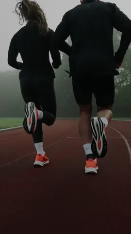 Running is more fun together 😎💪  #couple #Running #hybridathlete #motivation 