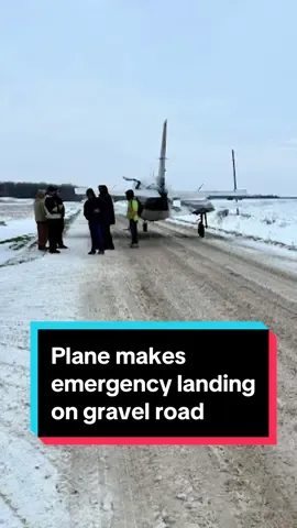 A small plane made an impressive emergency landing on a gravel road north of Winnipeg after it ran out of fuel. No one was injured and the plane was undamaged. #winnipeg #mb #manitoba #emergencylanding #emergencylandings #airplane #roadlandings #gravelroad #pilot #flying #flightanxiety #fyp 