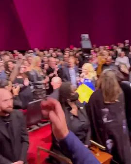 adele con la bandera de Venezuela #weekendswithadele 