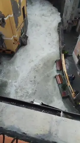 Storm Ciaran hit Italy severely with some record breaking flooding as seen in Vernazza. 😔  📍 Vernazza  #exploringitaly #italy #italia #vernazza #liguria #prayforitaly #flooding #naturaldisaster #floods #stormciaran #europe #cinqueterre