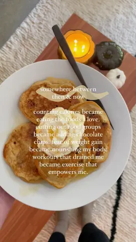 it only happened when… I stopped trying to be my smallest self. I stopped relying on on the scale for my worth. I stopped stressing over every bite of food I ate. and I started listening to my body’s needs. I started thinking about how I felt, not just how I looked. I started eating foods I actually liked. I started living my life. the habits you THINK you need in your life — constant dieting, self control, waking up too early, always trying to do more — are they actually ✨healthy✨ if they’re more stressful than helpful & burning you out? what if instead you asked yourself what you wanted life to feel like, slowed down & tried to make one small change to the cycle you’re stuck in? you are worthy or changing the story around your plate ✨ leave a 🤍 in the comments if you needed this reminder this weekend! _ _ #balancedlifestyle #balancedeating #balance #burnout #burnoutrecovery #busywomen #busylifestyle #healthierhabits #healthierchoices #healthyhabits #sustainableresults #nutritiontips #balancedlivingtips #registereddietitian 