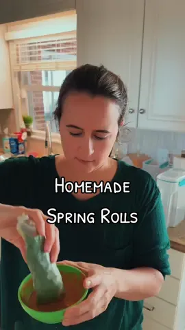 The second one looked worse than the first! Im going to keep practicing 😁  #fyp #springrolls #homemadespringroll #SnackTime #weightloss 
