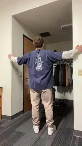 Sweatpants cover the fact I can squat 405