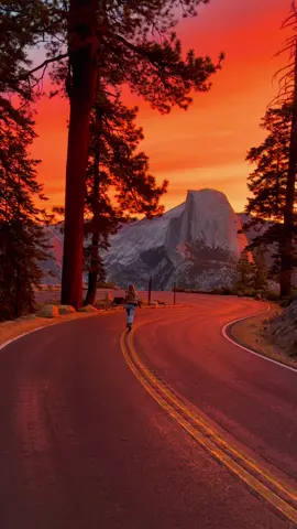 This sunrise really popped off 😍😍 #yosemitenationalpark #yosemite #glacierpointroad 