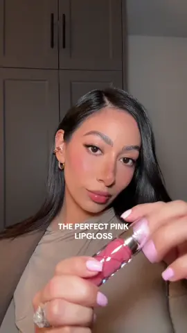 viral pink lipgloss? say less 🩷🎀 #lipgloss #sephora #sephorasale #sephorabrand #pink #pinklipgloss #theperfectpink #pinkmakeup #lipcombo #everydaylipgloss #virallipgloss #virallipstain #tiktokviral #fyp #dayinmylife #grwm #viralmakeup #cosmetics #sephorahaul 