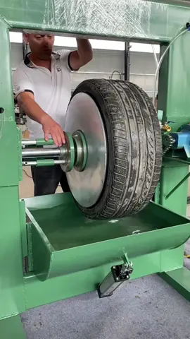How to check if the tire has a leak