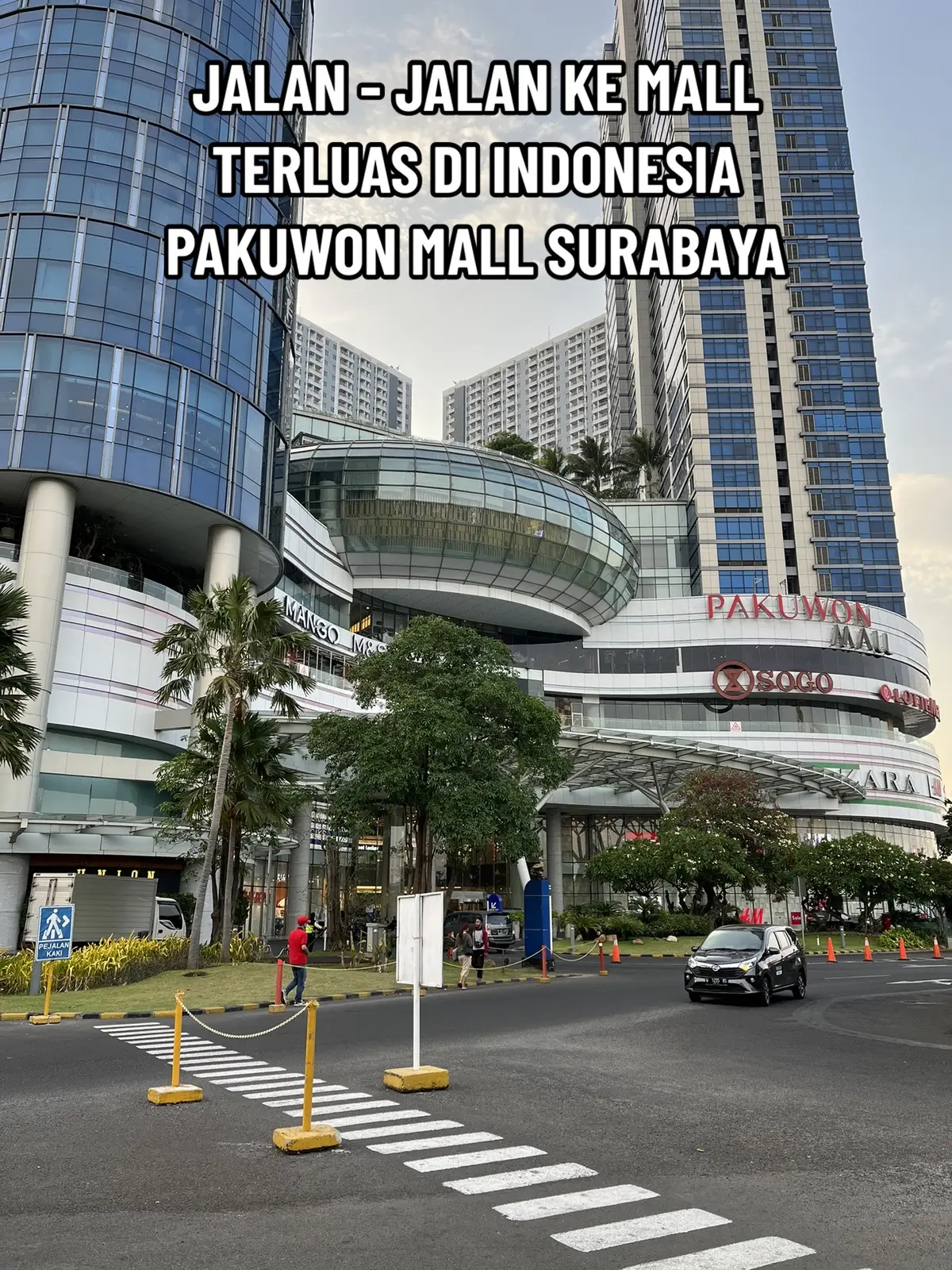 Mall ini merupakan mall terluas di Indonesia, siapa yang ke Surabaya pasti mampir kesini? #pakuwonsurabaya #pakuwonmallsurabaya #mallsurabaya #surabaya #suroboyo #semarang #semarangprojects 