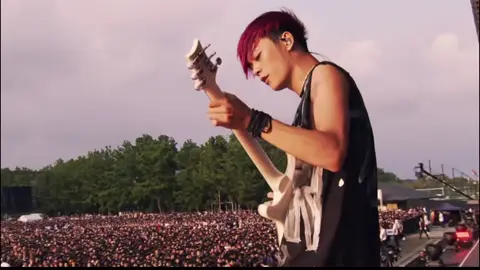 Toru's red hair is my all-time favorite❤️ #oneokrock #instrumental #2016specialliveinnagisaen #toruyamashita #takahiromoriuchi #tomoyakanki #ryotakohama 