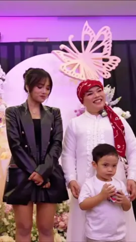 Anak bungsu vs cucu pertama