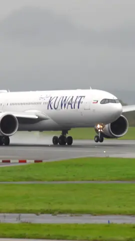 Listen to that SOUND! 🔊🤩 #airplane #kuwait #a330 #airbusa330