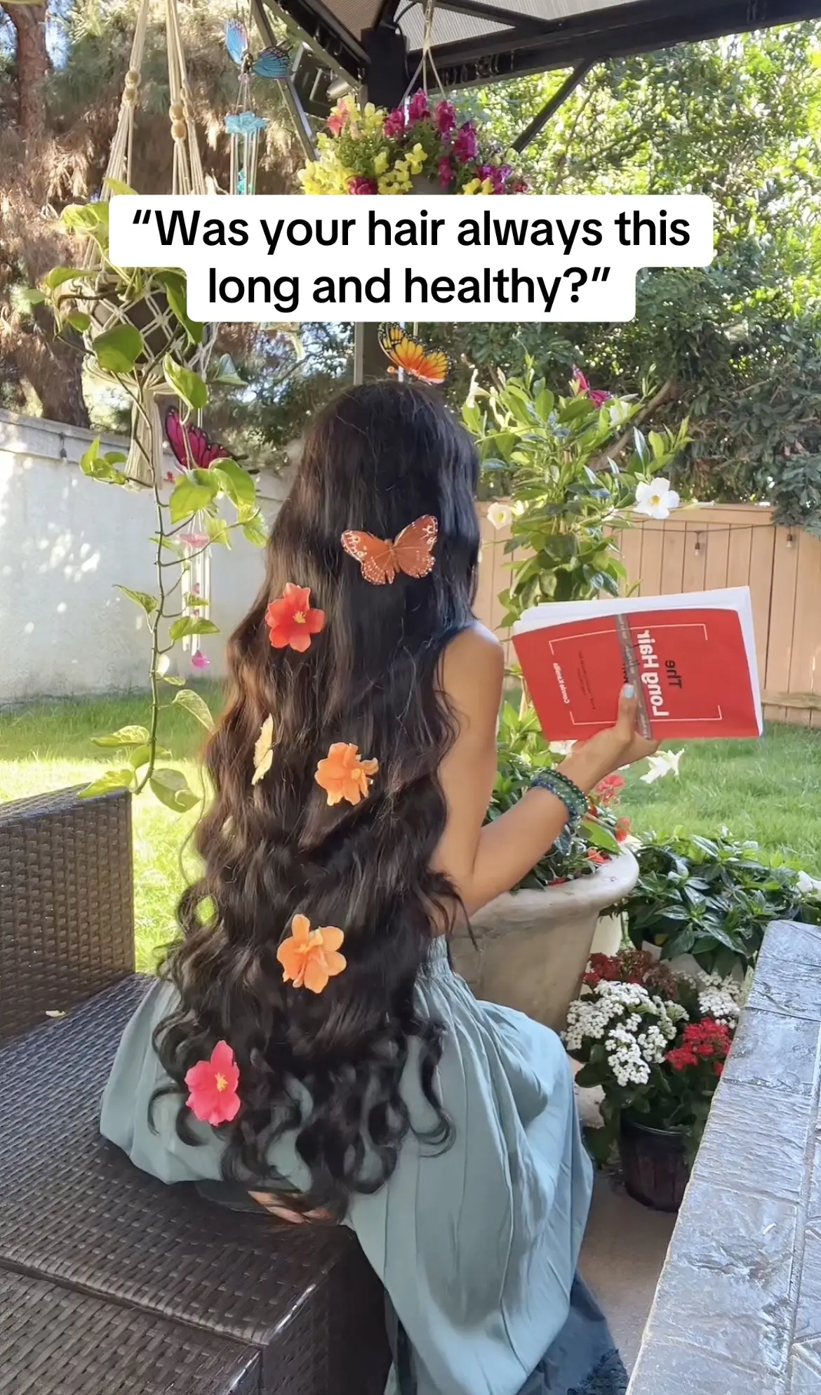 The Long Hair Handbook 📕 5 more days ‼️ Save on preorders 🫶 #thelonghairhandbook #longhairjourney #longhairtips #hairgrowth #HairCareTips #tipsdecabellosaludable #hairgrowthjourney😍 