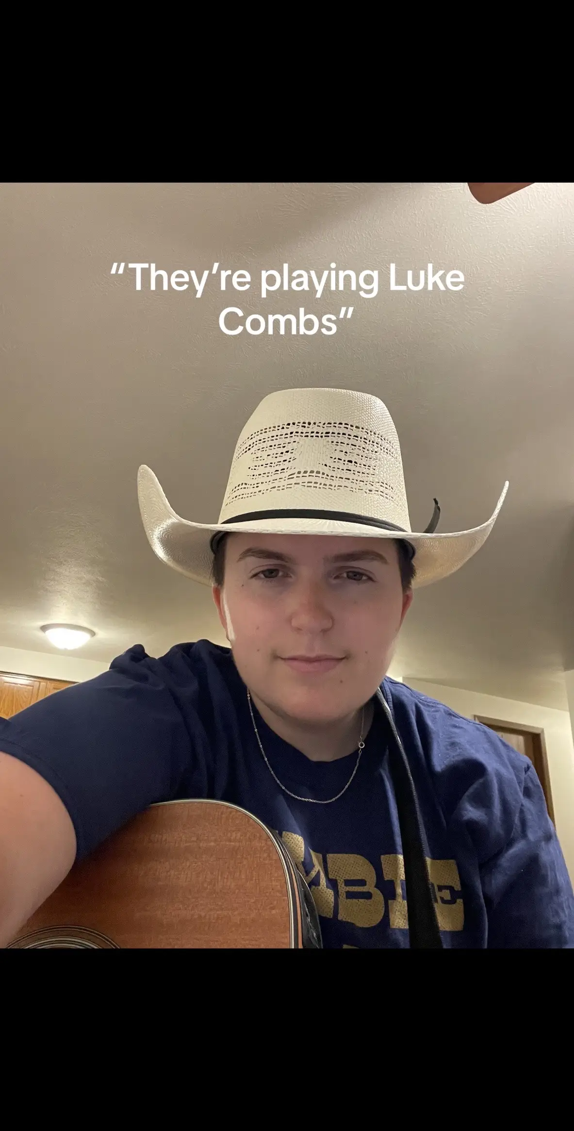 Born in 2001 but grew up with that 80s/90s country sound, tough to beat it, just need someone to dance with 🤠❤️  #fyp #countrymusic #classiccountry #zachtop #keithwhitley #80scountry #90scountry #lgbt 