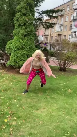 #FemDoflamingo | you better run🤭  | #OnePieceCosplay #DonquixoteDoflamingo #DoflamingoCosplay #DonquixoteRosinante #CorazonCosplay 