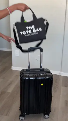 yeehaw 🤠✈️ #packwithme #packwithmeforvacation #travel #traveltiktok #dallas #dallastexas #speedpacking #packwithmeforatrip 
