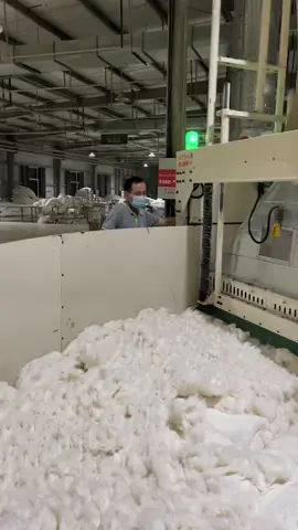 This is how luxury blankets are made