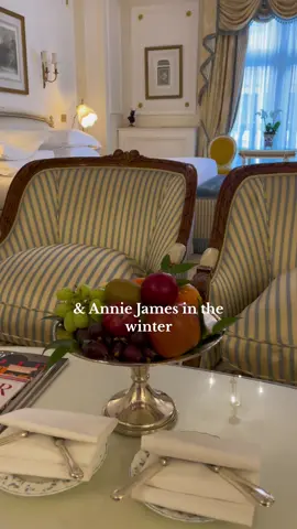Let’s do both 🫶 #hallieparker #anniejames #parenttrap #thatgirlaesthetic #countrysidesummer #elegantwinter 