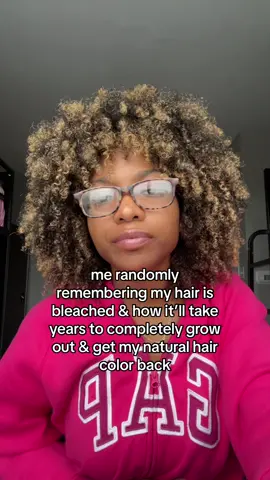 love the color im at now but then i randomly start missing the black. but then again the black got so boring to me at one point which is why i dyed it in the first place #fyp #naturalhair #curlyhair #highlights #blonde #blondehighlights #honeyblondehighlights #curlsroutine #jetblackhair #blinking #remember #itsdaelle 