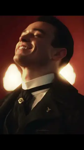 Currently rewatching the invitation #fyp #foryoupage #winestainedtears #thomasdoherty #thomasdohertyedit #walterdeville #walterdevilleedit #theinvitationmovie #theinvitation #theinvitation2022 #theinvitationedit   