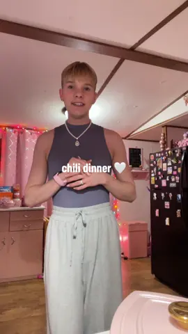 the best part about chili is the leftovers 😌 #Vlog #cooking #fyp #chili #pink #girly #girlytok #pinktok #pinkpinkpink 