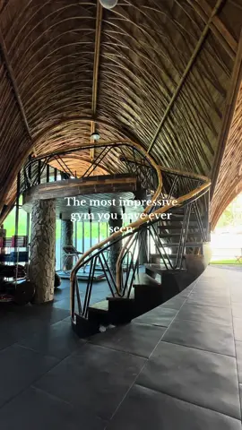 No motivation needed to go to this kind of gym  #lombokkuta #indonesia #lombokisland #workoutroutine #GymLife #fyp #indonesiatravel #firgirlsmotivation #seasia #gymlover 