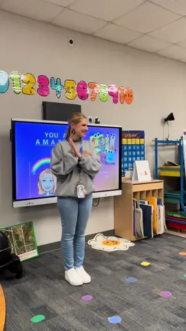 One of our favorite brain breaks🤩🤪~ The Animal Game~  🐍🐘🦁🐧🐊  They seriously LOVE IT and you can change it up to seasons or other fun themes 🤗     #brainbreaks #kindergartenteacher #elementaryteacher #kinderclassroom 