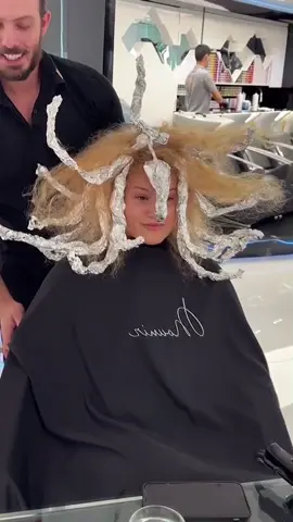 An absolutely stunning hair color transformation! #mounir #transformation #blonde #hairgoals #mounirsalondubai #balayage 