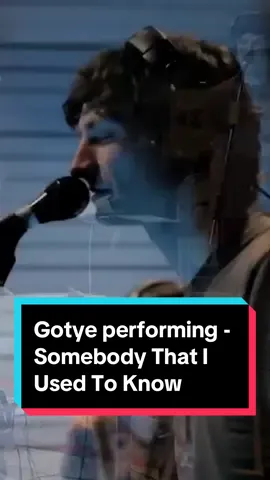 Gotye performing - Somebody That I Used To Know