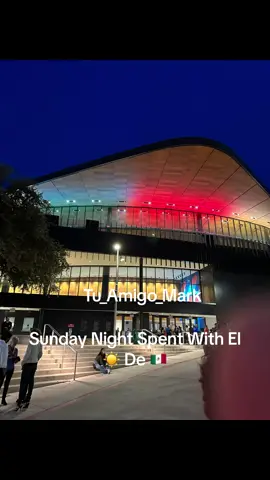 Luis Miguel Live At The Moody Center. Fantastic evening getting to chance to watch my friends perform on stage with Micky. #LuisMiguel #luismigueltour2023 #elsoldemexico #luismi #parati #austin 