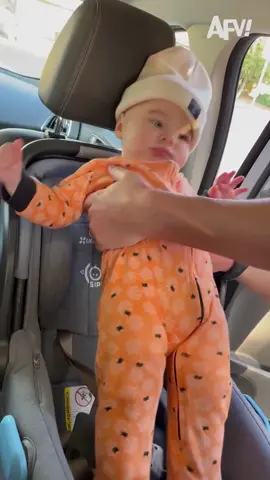 It’s called a car seat, not a car stand 🤣 #afv #baby #cute #family 