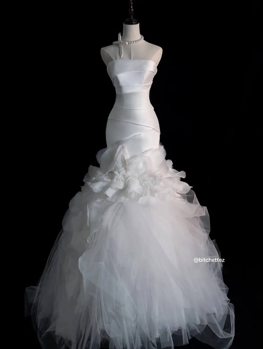 Vera Wang | 🤍  #wedding #weddingdress #dresses #iconicdress #dresstok #TikTokFashion #fyp #fypシ #foryou #cinderella #cinderelladress #barbie #swanlake #viviennewestwood 