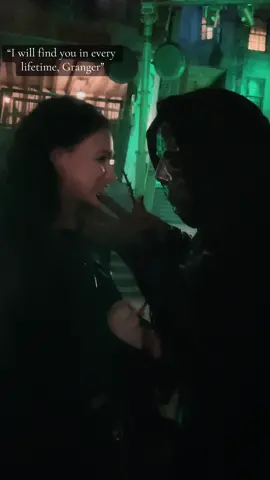 Throwback to me SWEATING 🫠 (disclaimer: he did not touch me)  • • • #fyp #fypシ #BookTok #HarryPotter #DeathEater #HHN #HHN32 #HalloweenHorrorNights #Orlando #UniversalStudios #DiagonAlley #Wizard #Tension 