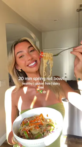 20 min spring roll salad bowl! High protein, nutrient dense & blood sugar balancing🫶🏼🍜 #bloodsugarbalance #bloodsugarbalancingmeals #healthydinnerinspo #bloodsugarbalancingmeals #highprotein #guthealth #healthydinnerideas #highproteinmeals #springroll #springrollsalad #healthybowls #healthynoodles 