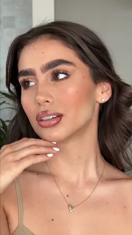 Respuesta a @Victoria 🧚 mi lip combo fav 🦢🌼✨ #makeu #lipcombo 