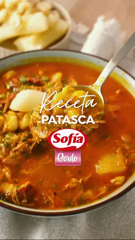 ¡Esta receta será tu próxima aventura! 😋✨ Prueba esta variación de Patasca hecha con Bondiola.. Con #CerdoSofía todo es más fácil, rápido y delicioso.   Disfruta y comparte con todos esta sabrosa experiencia. 🍽✨ #Sofía  #Recetas